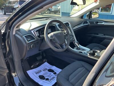 2016 Ford Fusion SE - Photo 9 - Terre Haute, IN 47804