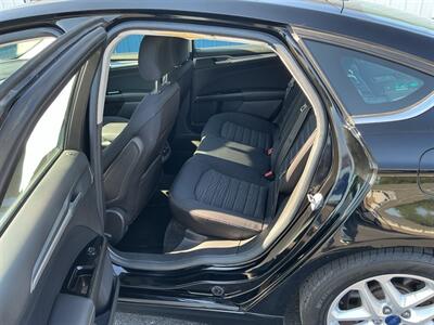 2016 Ford Fusion SE - Photo 11 - Terre Haute, IN 47804