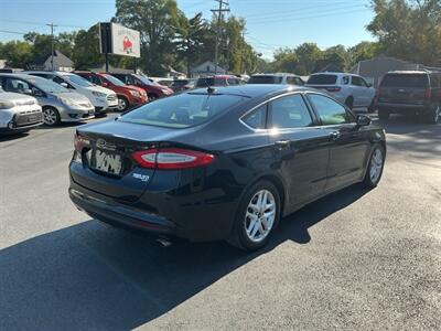 2016 Ford Fusion SE - Photo 5 - Terre Haute, IN 47804