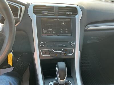 2016 Ford Fusion SE - Photo 21 - Terre Haute, IN 47804