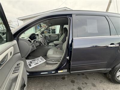 2017 Chevrolet Traverse LT - Photo 8 - Terre Haute, IN 47804