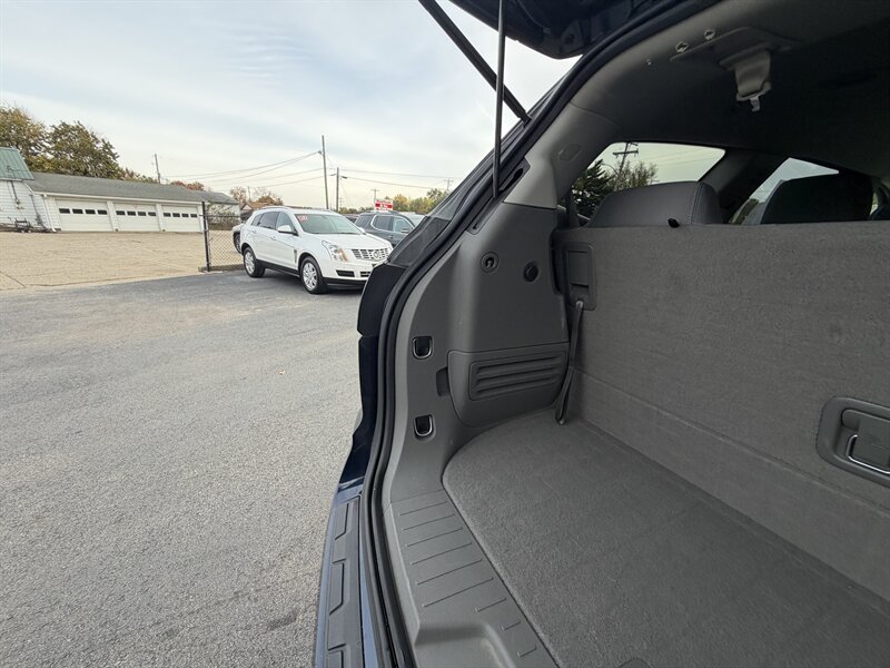 2017 Chevrolet Traverse LT - Photo 12 - Terre Haute, IN 47804