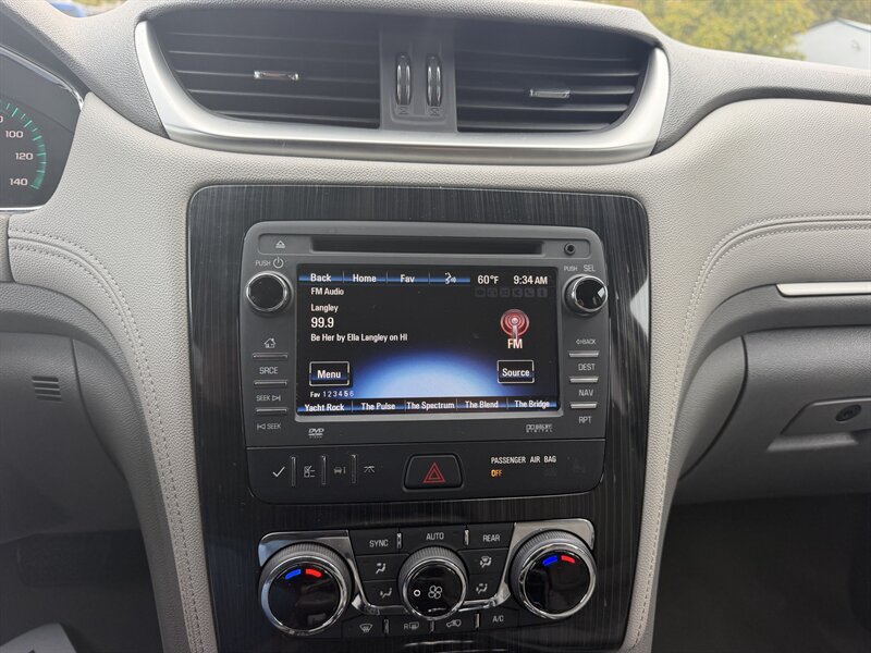 2017 Chevrolet Traverse LT - Photo 30 - Terre Haute, IN 47804