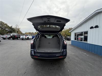 2017 Chevrolet Traverse LT - Photo 10 - Terre Haute, IN 47804