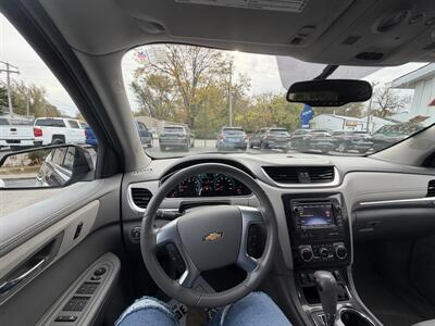 2017 Chevrolet Traverse LT - Photo 24 - Terre Haute, IN 47804
