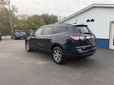2017 Chevrolet Traverse LT - Photo 3 - Terre Haute, IN 47804