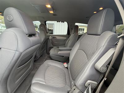 2017 Chevrolet Traverse LT - Photo 20 - Terre Haute, IN 47804