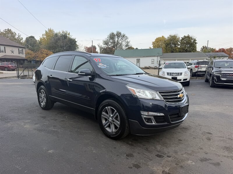 2017 Chevrolet Traverse LT - Photo 6 - Terre Haute, IN 47804