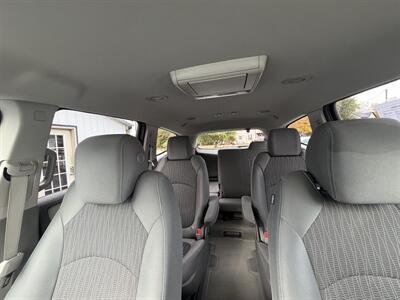 2017 Chevrolet Traverse LT - Photo 37 - Terre Haute, IN 47804