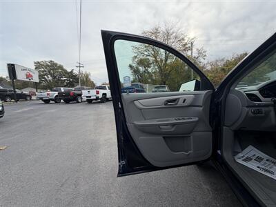2017 Chevrolet Traverse LT - Photo 22 - Terre Haute, IN 47804