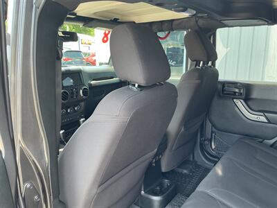 2018 Jeep Wrangler JK Unlimited Sport S   - Photo 13 - Terre Haute, IN 47804