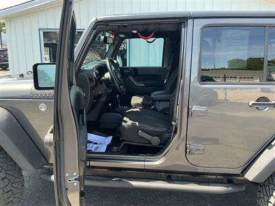 2018 Jeep Wrangler JK Unlimited Sport S   - Photo 9 - Terre Haute, IN 47804