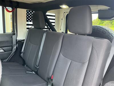 2018 Jeep Wrangler JK Unlimited Sport S   - Photo 14 - Terre Haute, IN 47804