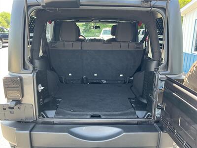 2018 Jeep Wrangler JK Unlimited Sport S   - Photo 30 - Terre Haute, IN 47804
