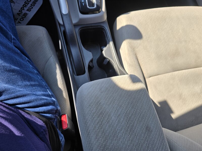 2013 Honda Civic LX - Photo 32 - Terre Haute, IN 47804
