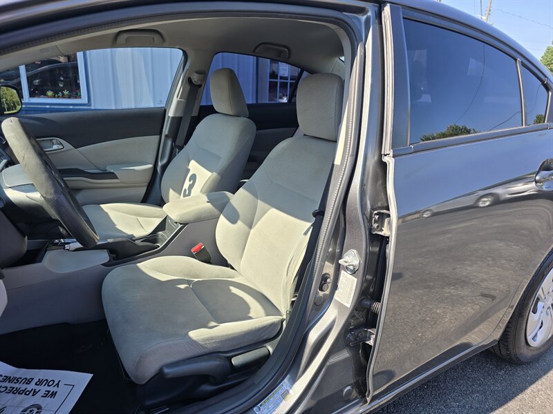 2013 Honda Civic LX - Photo 18 - Terre Haute, IN 47804
