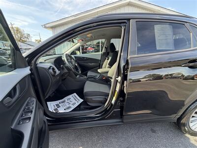 2019 Hyundai KONA SEL   - Photo 8 - Terre Haute, IN 47804