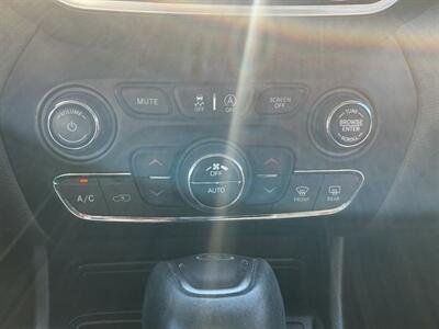 2019 Jeep Cherokee Limited   - Photo 24 - Terre Haute, IN 47804