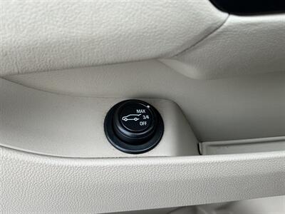 2014 Cadillac SRX Luxury Collection - Photo 16 - Terre Haute, IN 47804