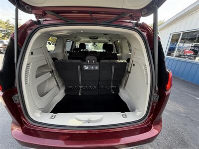 2018 Chrysler Pacifica Touring Plus - Photo 10 - Terre Haute, IN 47804