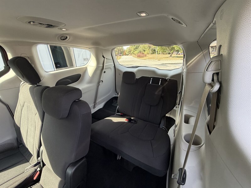 2018 Chrysler Pacifica Touring Plus - Photo 18 - Terre Haute, IN 47804