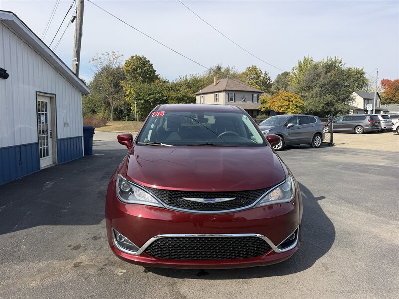 2018 Chrysler Pacifica Touring Plus - Photo 6 - Terre Haute, IN 47804