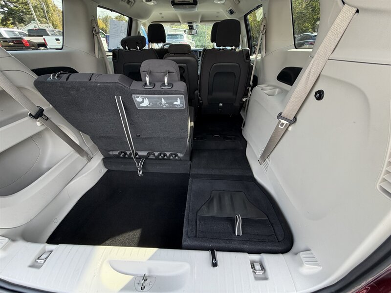2018 Chrysler Pacifica Touring Plus - Photo 14 - Terre Haute, IN 47804