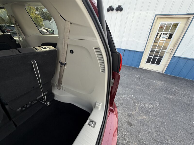 2018 Chrysler Pacifica Touring Plus - Photo 12 - Terre Haute, IN 47804