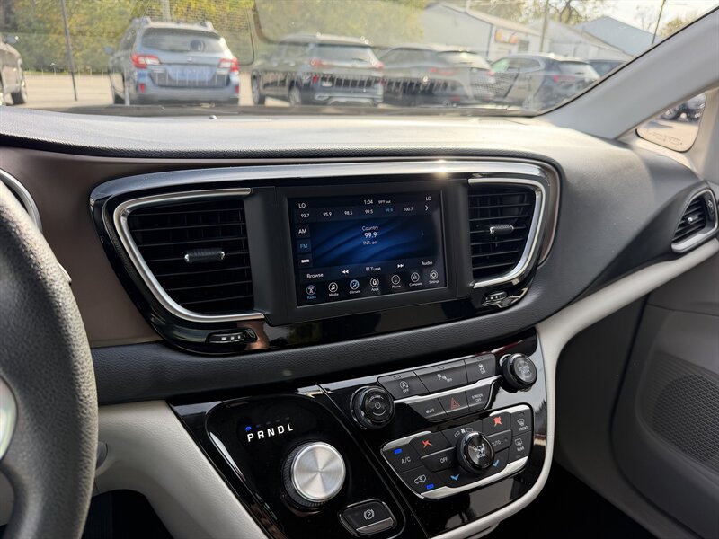 2018 Chrysler Pacifica Touring Plus - Photo 29 - Terre Haute, IN 47804