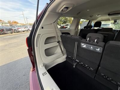 2018 Chrysler Pacifica Touring Plus - Photo 11 - Terre Haute, IN 47804