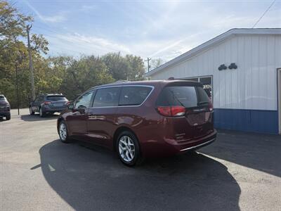 2018 Chrysler Pacifica Touring Plus - Photo 2 - Terre Haute, IN 47804