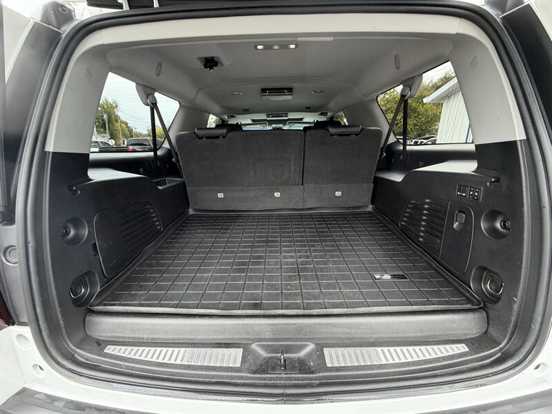 2019 Chevrolet Suburban Premier - Photo 11 - Terre Haute, IN 47804