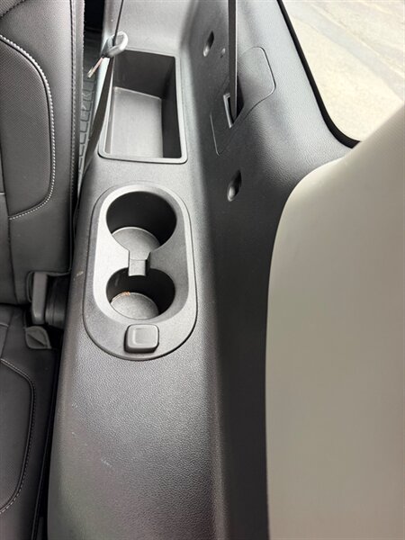 2019 Chevrolet Suburban Premier - Photo 20 - Terre Haute, IN 47804