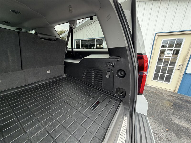 2019 Chevrolet Suburban Premier - Photo 13 - Terre Haute, IN 47804