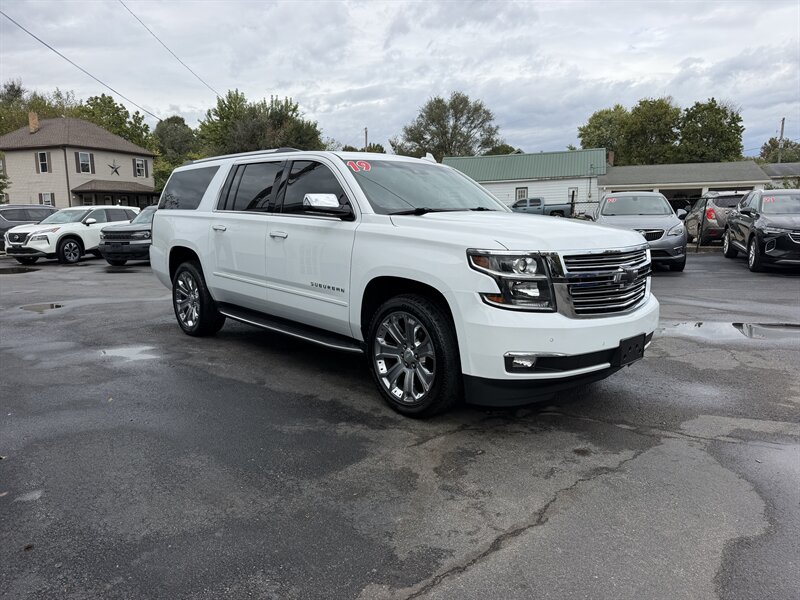 2019 Chevrolet Suburban Premier - Photo 6 - Terre Haute, IN 47804