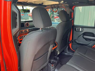 2019 Jeep Wrangler Unlimited Sport S   - Photo 11 - Terre Haute, IN 47804