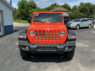 2019 Jeep Wrangler Unlimited Sport S   - Photo 6 - Terre Haute, IN 47804