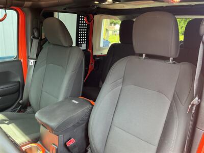 2019 Jeep Wrangler Unlimited Sport S   - Photo 9 - Terre Haute, IN 47804