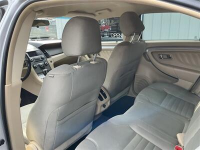 2017 Ford Taurus SE - Photo 12 - Terre Haute, IN 47804