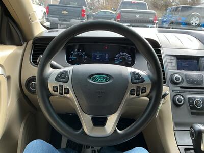 2017 Ford Taurus SE - Photo 17 - Terre Haute, IN 47804