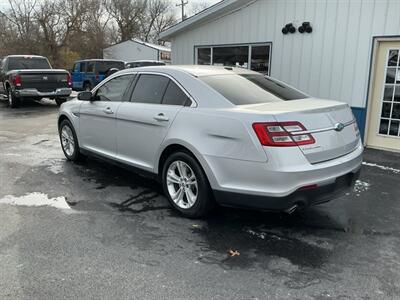 2017 Ford Taurus SE - Photo 3 - Terre Haute, IN 47804