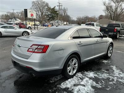 2017 Ford Taurus SE - Photo 5 - Terre Haute, IN 47804