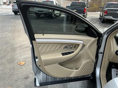 2017 Ford Taurus SE - Photo 14 - Terre Haute, IN 47804