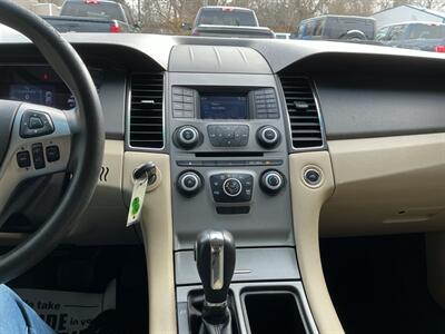 2017 Ford Taurus SE - Photo 21 - Terre Haute, IN 47804