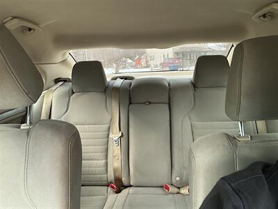 2017 Ford Taurus SE - Photo 32 - Terre Haute, IN 47804