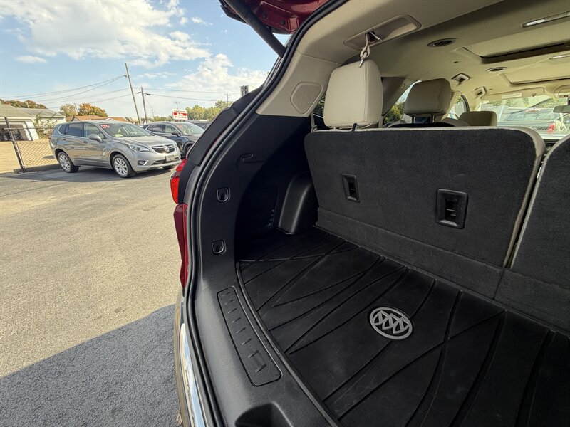2019 Buick Enclave Premium - Photo 12 - Terre Haute, IN 47804