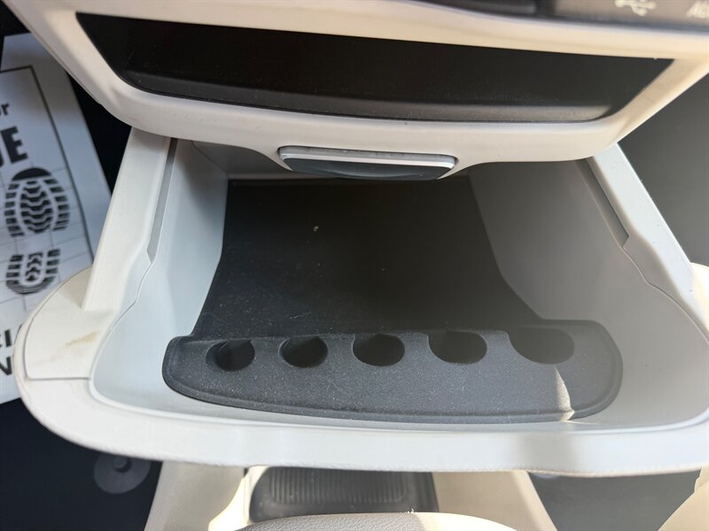 2019 Chrysler Pacifica Limited - Photo 37 - Terre Haute, IN 47804