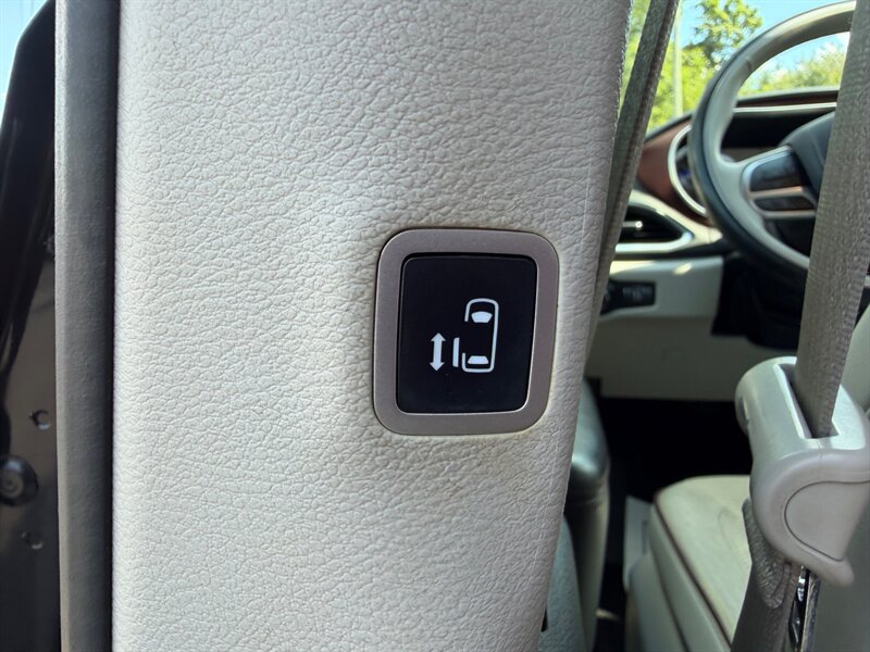 2019 Chrysler Pacifica Limited - Photo 24 - Terre Haute, IN 47804