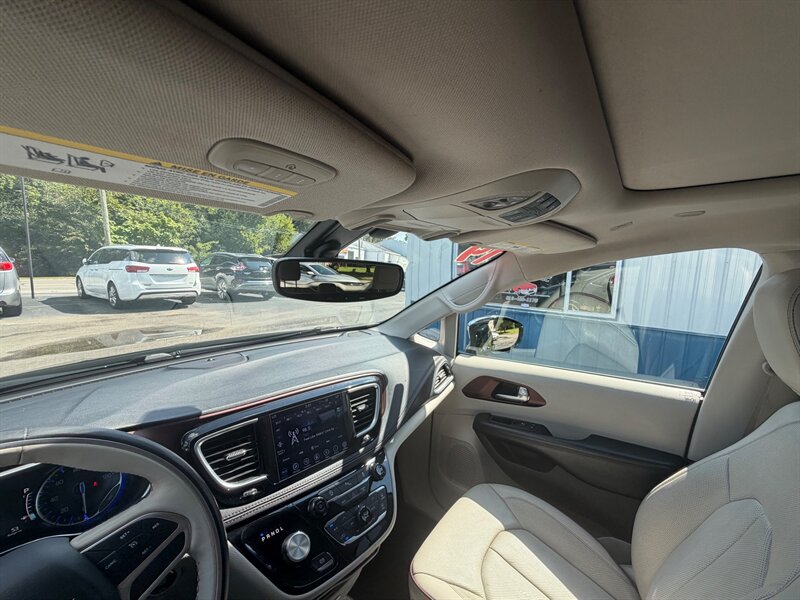 2019 Chrysler Pacifica Limited - Photo 27 - Terre Haute, IN 47804
