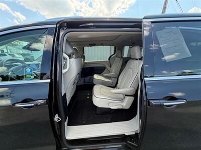 2019 Chrysler Pacifica Limited - Photo 7 - Terre Haute, IN 47804